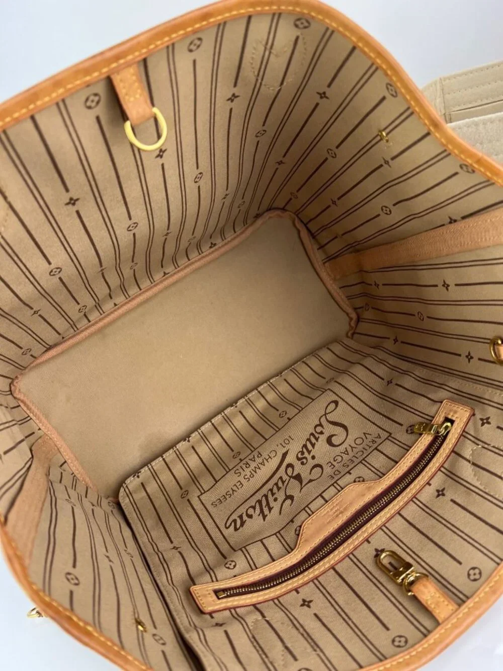 Louis Vuitton Neverfull MM Monogram Canvas Tote Bag